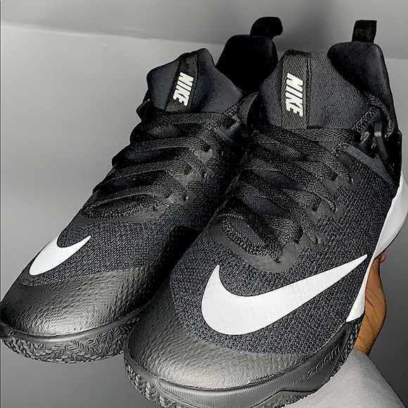 NIKE ZOOM SHIFT TB - Picture 1 of 4